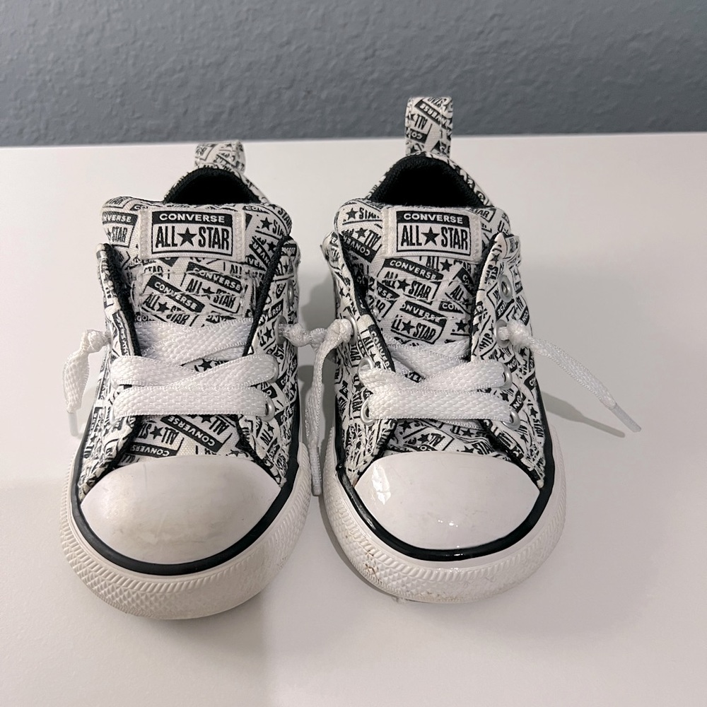 Converse baby/toddler size 7